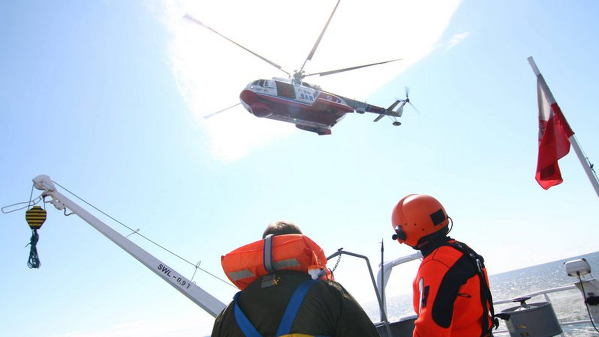 Na Zatoce Puckiej zakończone zostały poszukiwania dwojga surferów. 23-letni mężczyzna i 20-letnia kobieta z Niemiec wypożyczyli wczoraj późnym popołudniem w Chałupach na Półwyspie Helskim sprzęt do surfingu i do tej pory nie zgłosili się do wypożyczalni.