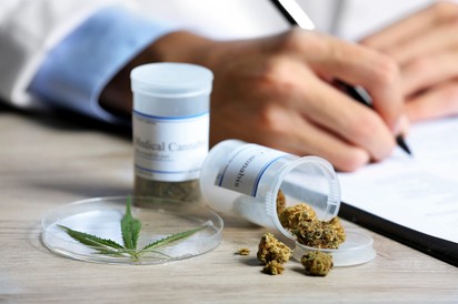 Receptre írhatják fel a kannabiszt daganatos betegeknek Izraelben