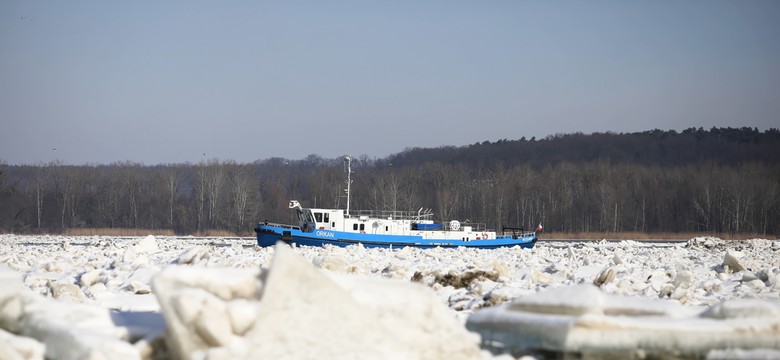 IMGW ostrzega, odwilż podnosi stan rzek. Premier: Monitorujemy sytuację