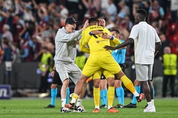 Łukasz Fabiański dwunastym Polakiem z europejskim pucharem