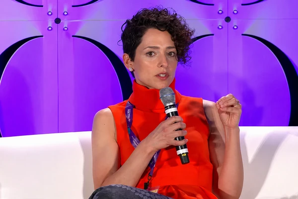 Čuveni gastroenterolog tvrdi da ovih 5 vrsta voća SMANJUJE RIZIK OD RAKA I ČUVA ZDRAVLJE CREVA: Mali plodovi daju VELIKI EFEKAT