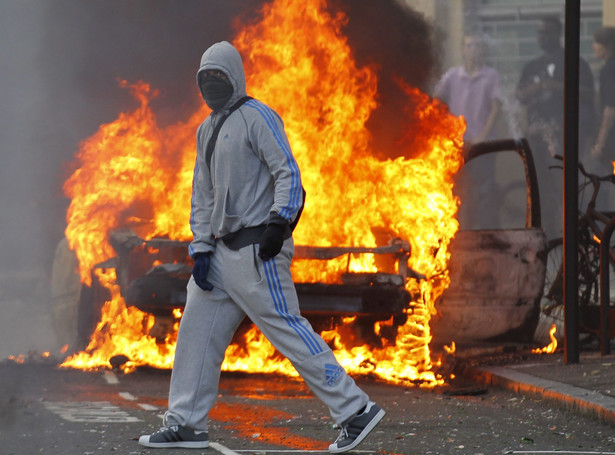 "Tydzień upokorzenia Londynu, intifada marginesu"