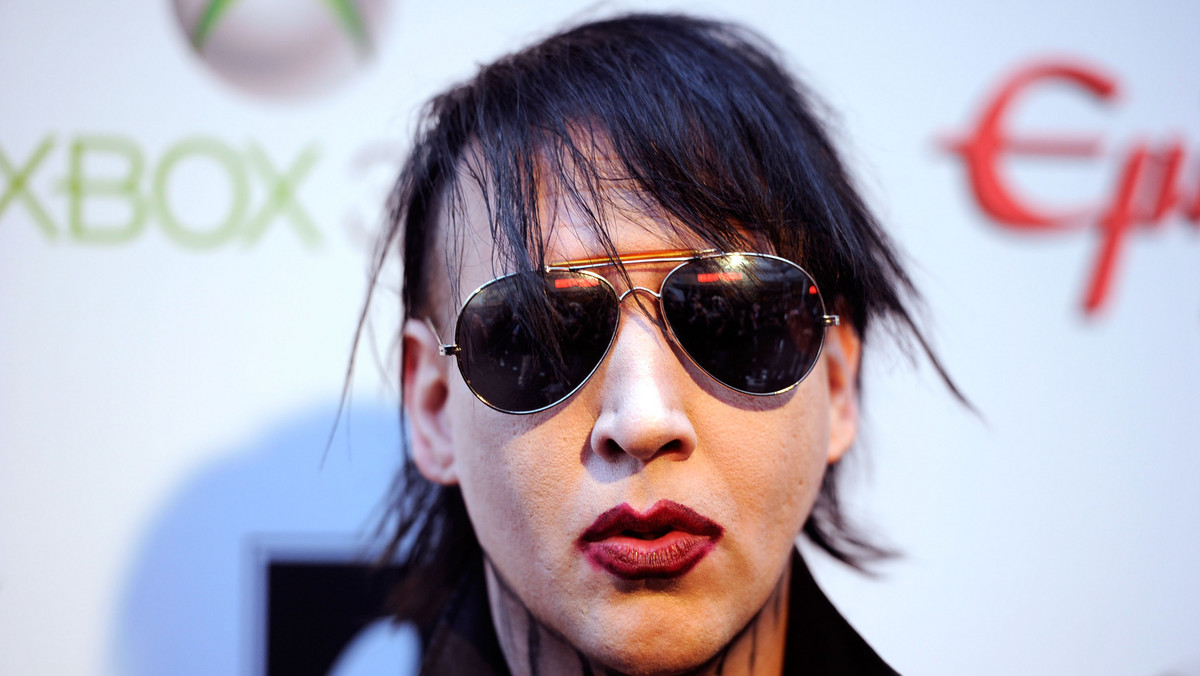 Marilyn Manson przewrócił się na scenie podczas koncertu w kanadyjskim mieście Saskatoon.