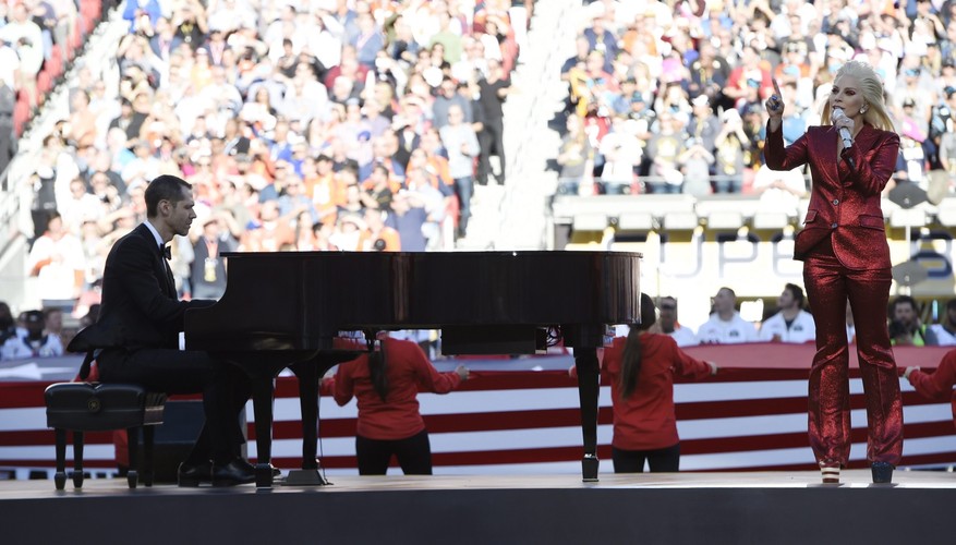 Lady Gaga zaśpiewała na Super Bowl 2016