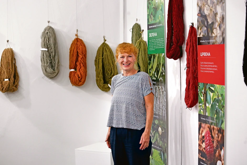 Marina Cvetković,  autor izložbe „Čitanje boja“