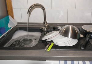 Začepljena sudopera