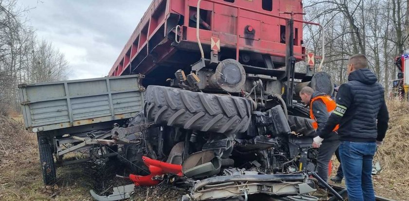 Koszmar na torach w Rybniku. Traktor został zupełnie zmiażdżony, a rolnik zginął na miejscu