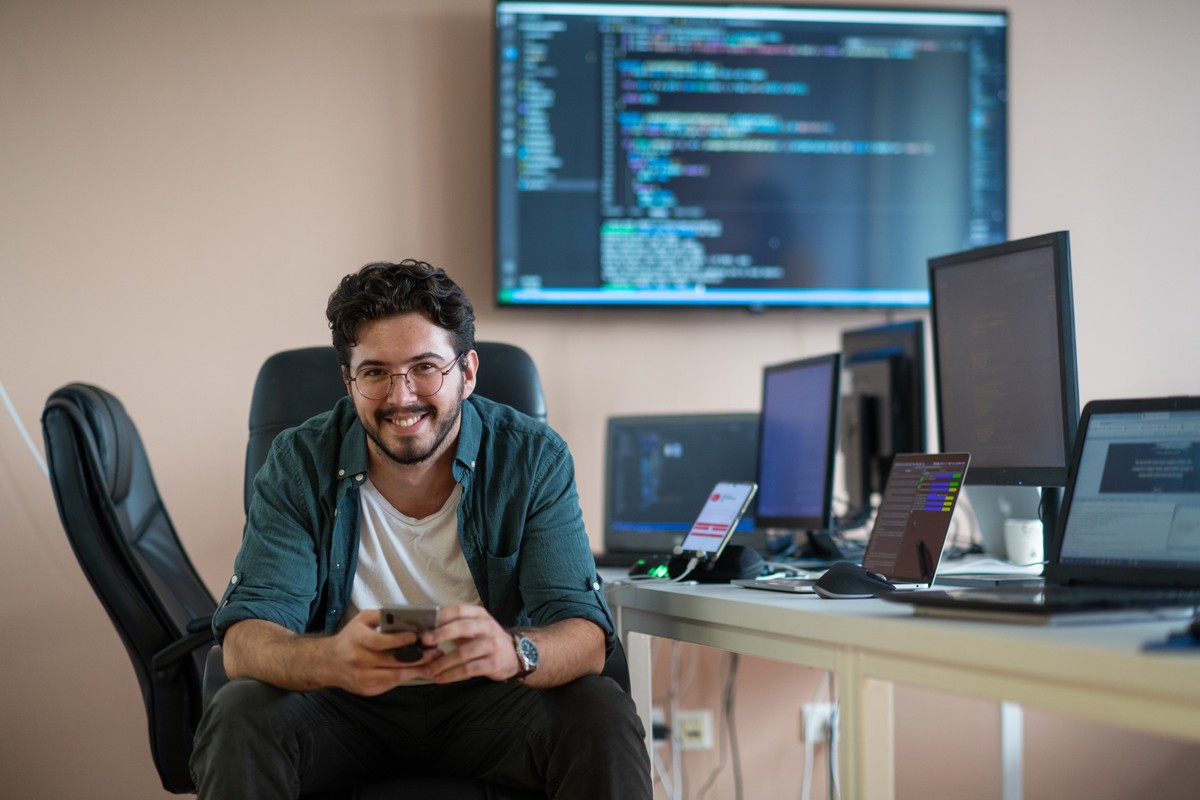 Ile zarabia programista? Kwoty mogą zaskoczyć