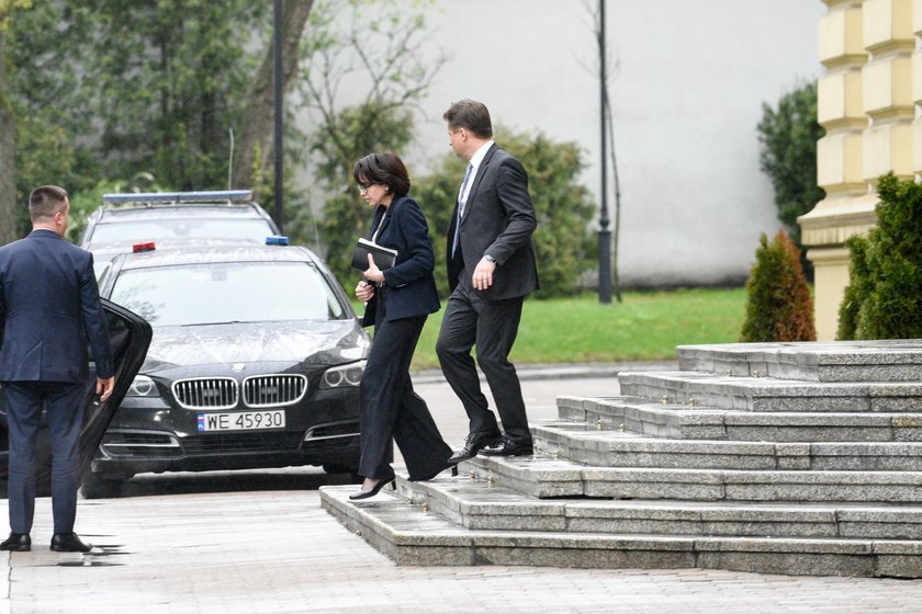 Premier Szydło żąda zmian. Sądzi, że bez nich przegra wybory...