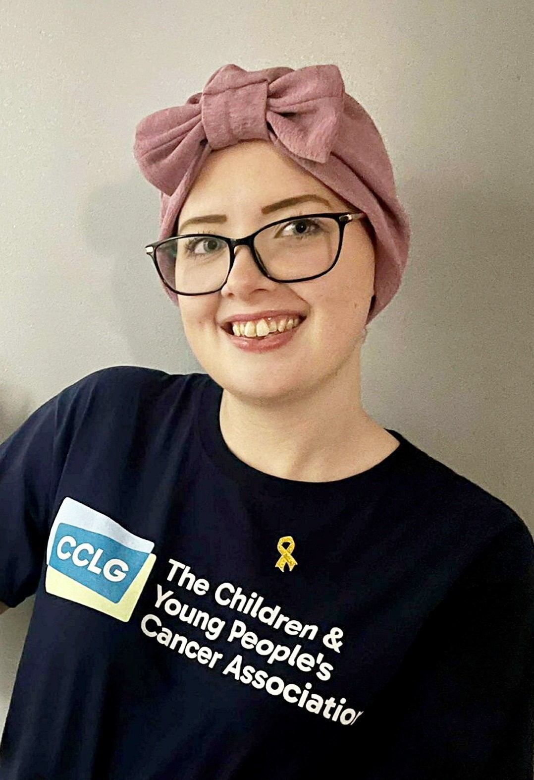 Izzy teraz motivuje mladých, aby vyhľadali lekársku pomoc, ak majú zdravotné problémy