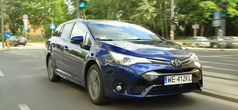 Toyota Avensis zyskała więcej elegancji