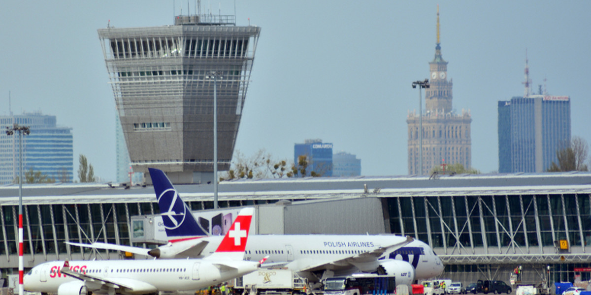 Lotnisko Chopina w Warszawie to jeden z 15 portów lotniczych użytku publicznego w Polsce. Obsługuje najwięcej pasażerów w skali kraju