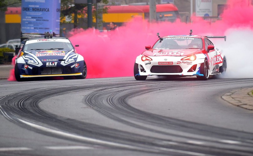 Jakub Przygoński (toyota GT86) i Aleksander Grińczuk z Ukrainy (nissan 370Z)