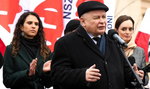 Oto nowe aniołki Kaczyńskiego. Kim są kobiety, które wspierały prezesa PiS na wiecu?