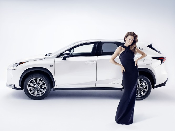 Agnieszka Radwańska i nowy lexus NX