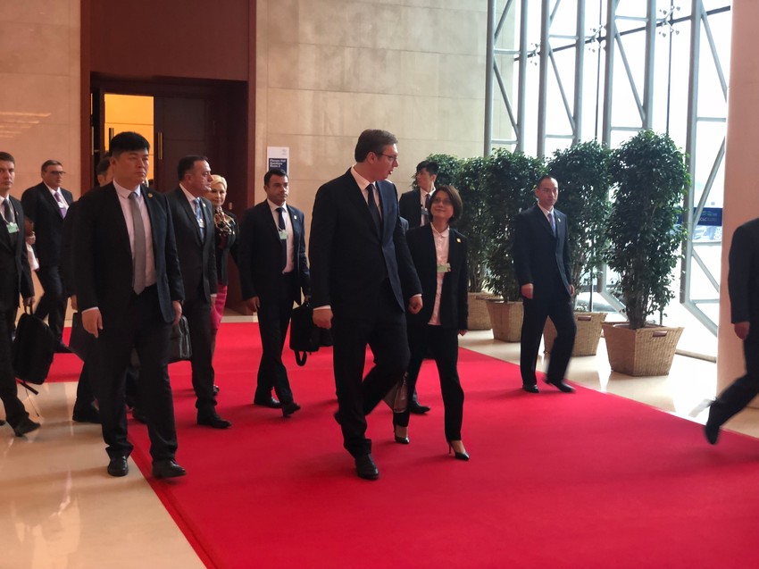 Srpska delegacija stiže u Davos