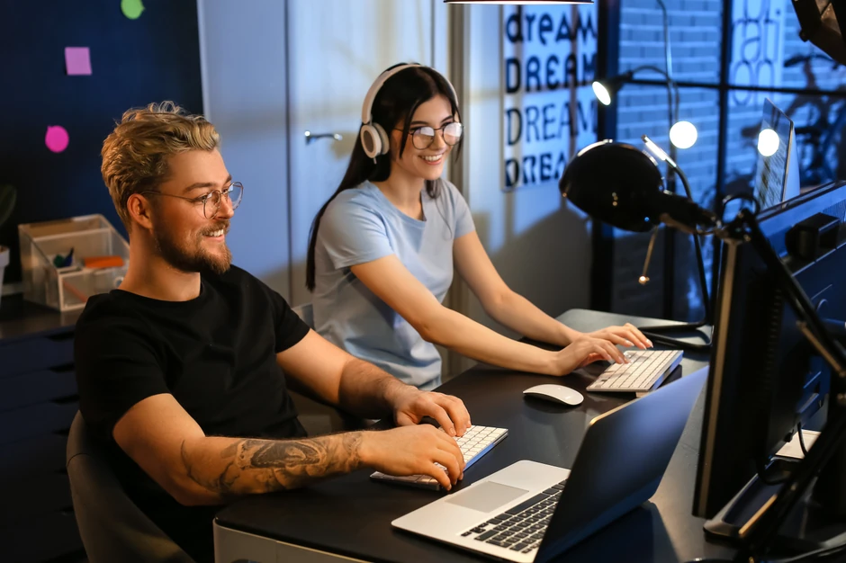 Broj oglasa za AI pozicije na globalnom nivou raste kao jedna od najbrže rastućih kategorija.