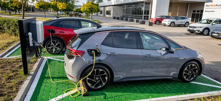 Przybywa punktów ładowania Volkswagena. Każdy dealer musi je udostępniać klientom