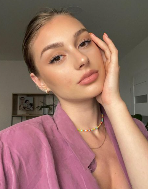 Influencerka Alex Godaly. 