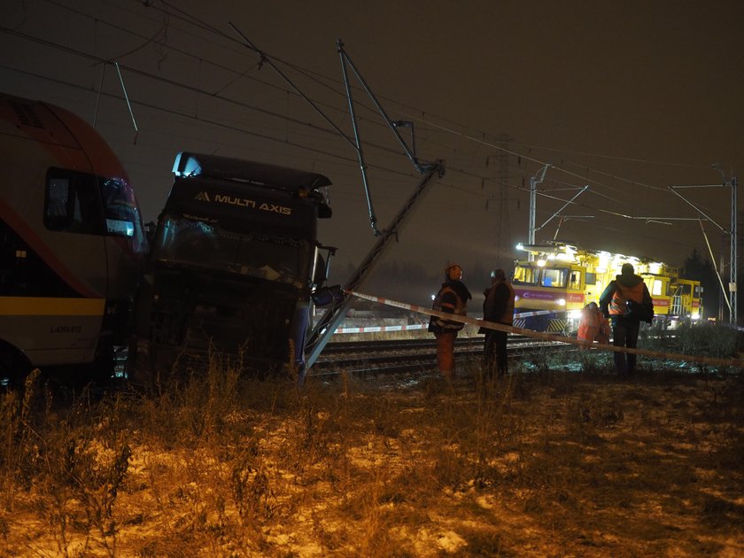 Zderzenie pociągu z ciężarówką w Łodzi