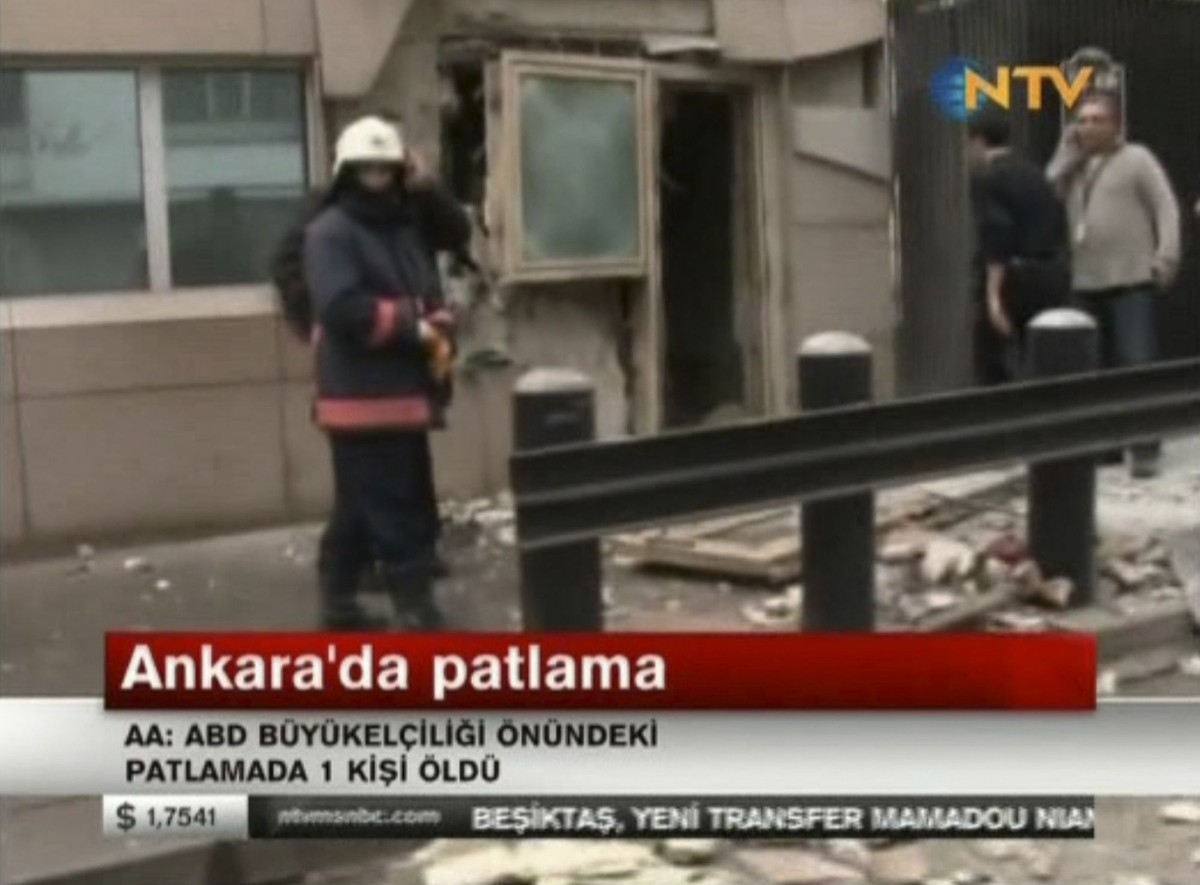 Zamach przed ambasadą USA w Ankarze