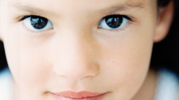 Sińce pod oczami u dziecka - co oznaczają? Czy opuchlizna pod oczami jest groźna?