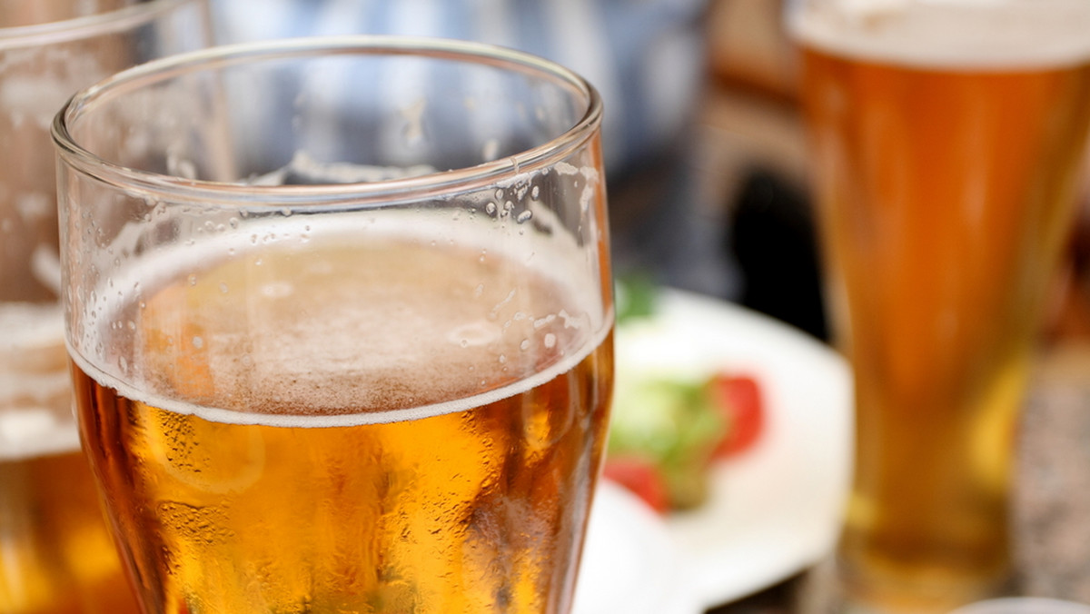 Podczas tegorocznego karnawału młodzi Polacy najchętniej bawili się pijąc piwo, szalejąc na domówkach i bawiąc się przy głośnej muzyce. Według badań przeprowadzonych przez Interaktywny Instytut Badań Rynkowych w grupie respondentów pomiędzy 18. a 24. rokiem życia przy głośnej muzyce lubi bawić się 56% młodych Polaków, a na domówkach 80%. Z kolei najczęściej wybierany alkohol to piwo.