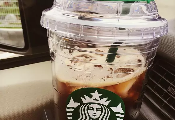 Nowość od Starbucksa, która sprawia, że mrożona kawa smakuje jeszcze lepiej