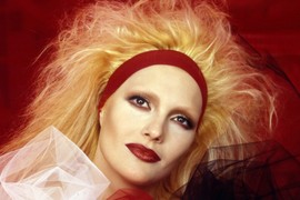 Slavna pevačica rođena je kao Albanka Ilirijana Hodža, udala se za NAJBOGATIJEG ČOVEKA S KOSOVA, a stidela se porekla - zato je promenila ime