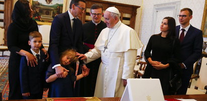 Morawiecki z dziećmi i żoną u papieża. Córka rozbiła bank