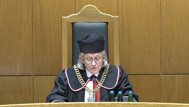 Sędzia TK Stanisław Piotrowicz przewodniczy pięcioosobowemu składowi badającemu konstytucyjną zgodność decyzji byłego premiera Morawieckiego w sprawę wyborów kopertowych z 2020 roku