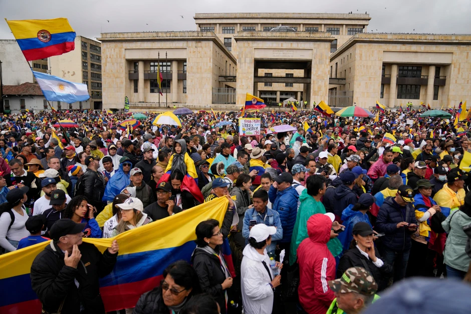 Protesti u Kolumbiji zbog planiranih reformi predsednika Gustava Petra u Bogoti 21. aprila