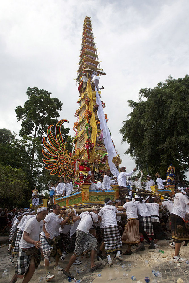 Indonezja - Bali - pożegnanie króla
