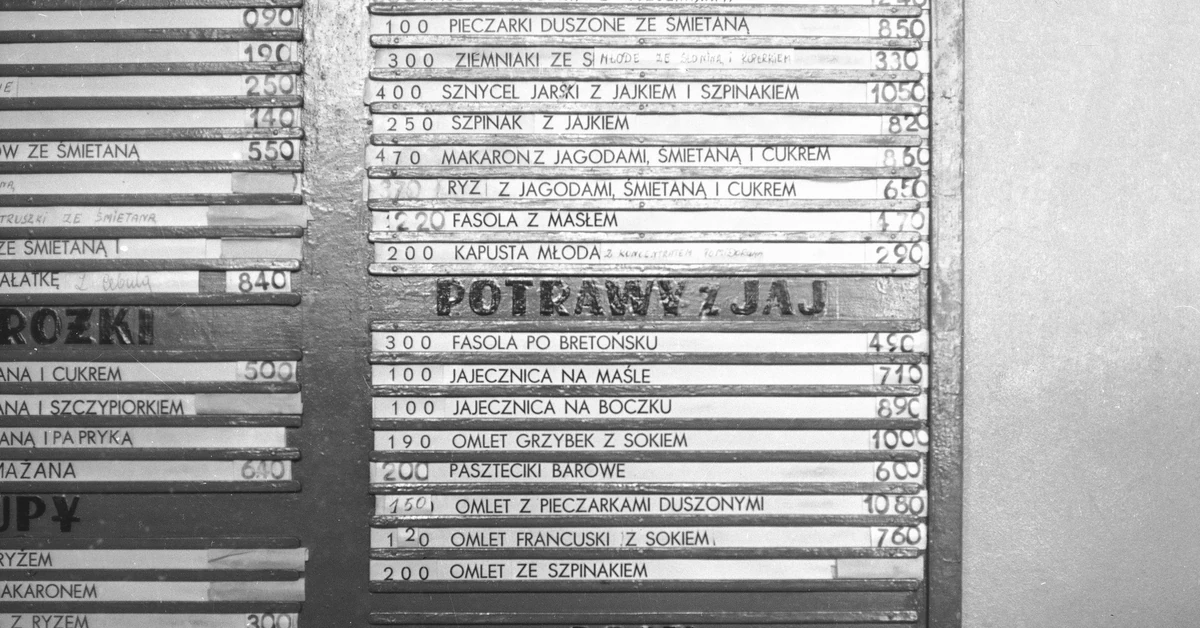 Quiz: Kuchnia PRL. Rozpoznasz te kultowe smaki z czasów kartek i pustych półek?