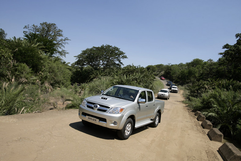 Używana Toyota Hilux: ciężarówka 4x4