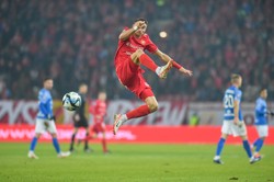 Dwie czerwone kartki w meczu przyjaźni. Sanchez autorem zwycięskiego gola [WIDEO]