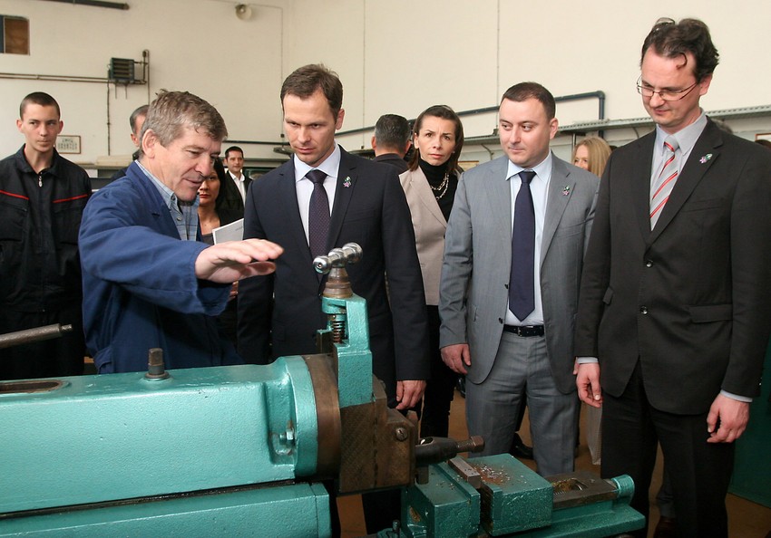 Siniša Mali, Miroslav Čučković i Srđan Verbić u Tehničkoj školi u Obrenovcu