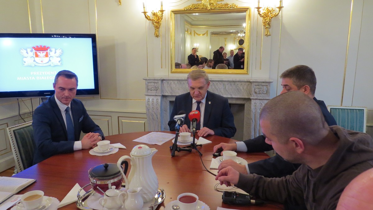 Mieszkańcy Białegostoku zdekomunizowali ulice. Czasami tylko jednym głosem - jedynego głosującego. Na specjalnie zwołanej dzisiaj konferencji prasowej prezydent miasta Tadeusz Truskolaski przedstawił wyniki głosowania. Teraz pora na radnych.