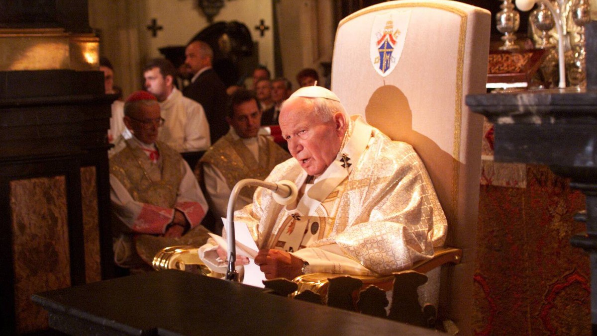 - Abdykacja Benedykta XVI nie wpłynie na przebieg procesu kanonizacyjnego Jana Pawła II i jest możliwa jeszcze w tym roku - stwierdził w rozmowie z PAP były sekretarz Jana Pawła II i Benedykta XVI metropolita lwowski arcybiskup Mieczysław Mokrzycki.