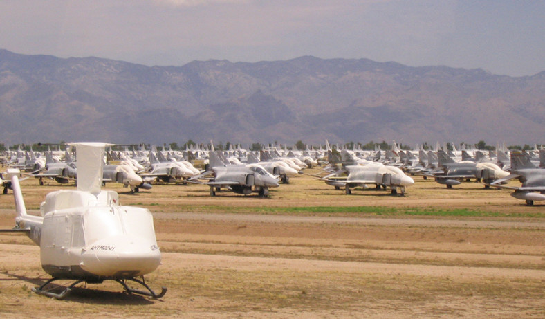 Tucson Arizona - The Boneyard - największe cmentarzysko maszyn amerykańskiej armii