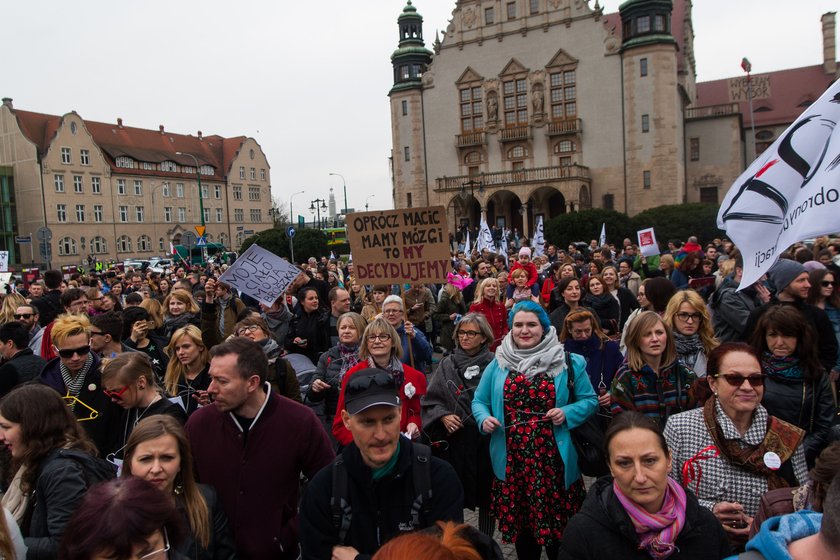 Manifestacja przeciwko zaostrzeniu ustawy antyaborcyjnej