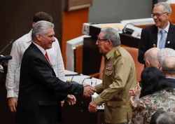Zmiana warty na Kubie. Raul Castro przestaje być szefem partii