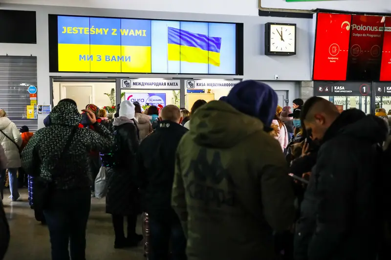 Uchodźcy z Ukrainy na dworcu zachodnim w Warszawie