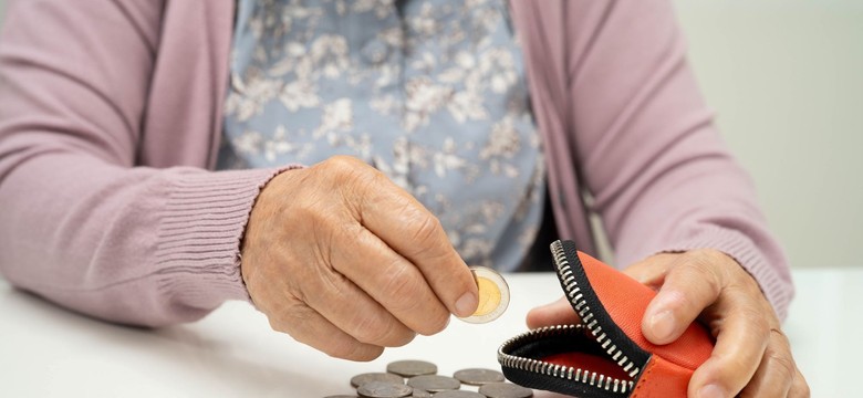 Chorzy na raka w 2026 roku mogą ubiegać się o specjalne świadczenie. Jakie warunki trzeba spełnić, żeby otrzymać 1978,49 zł miesięcznie?