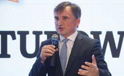 Ziobro: Elity brukselskie chcą wymusić fundamentalne zmiany naszej tożsamości