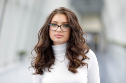 Policja stawia zarzuty po incydencie z Viki Gabor i jej ojcem. Komu grozi kara?