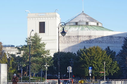 Liczą koperty i kupują nowe auta. Tyle kosztuje utrzymanie Senatu