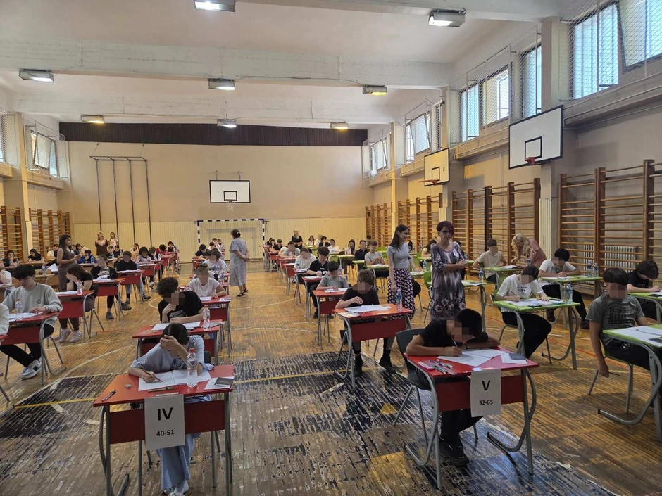 Mali maturanti u Srbiji kažu da im je matematika bila lakša od maternjeg jezika i književnosti