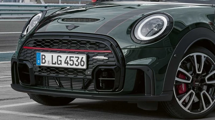 MINI JOHN COOPER WORKS.