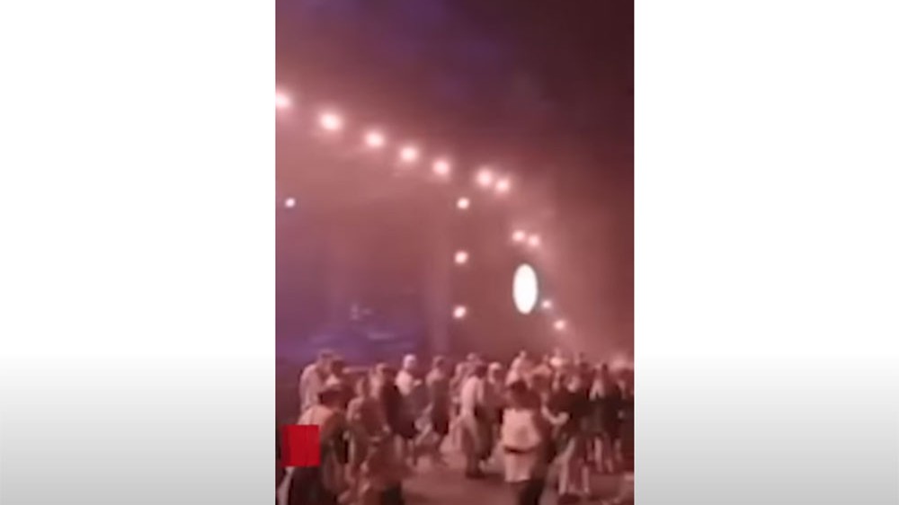 Ledőlt a nagysátor a fesztiválon: félelmetes videó és fotók
